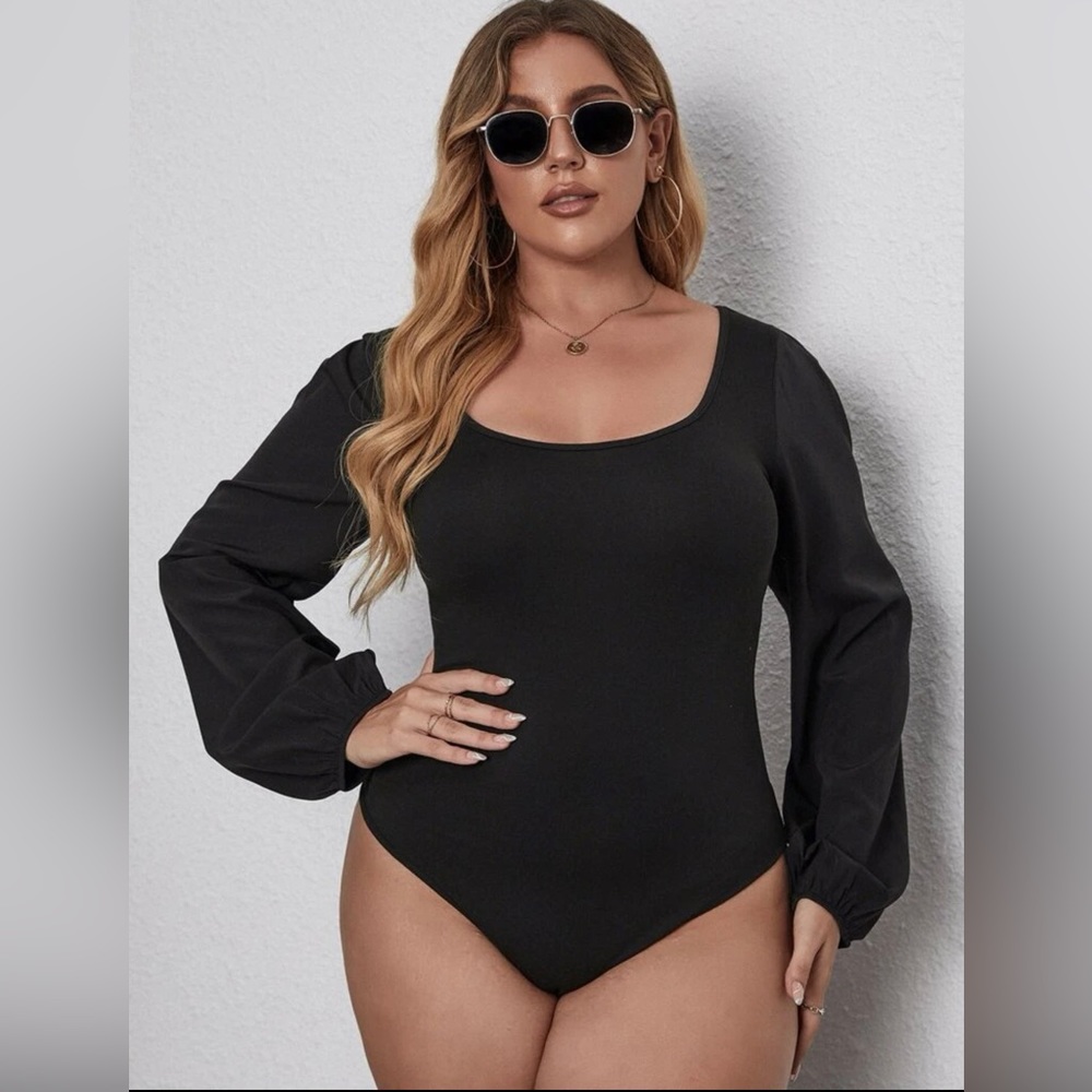 SHEIN Plus Bishop Sleeve Scoop Neck Bodysuit
